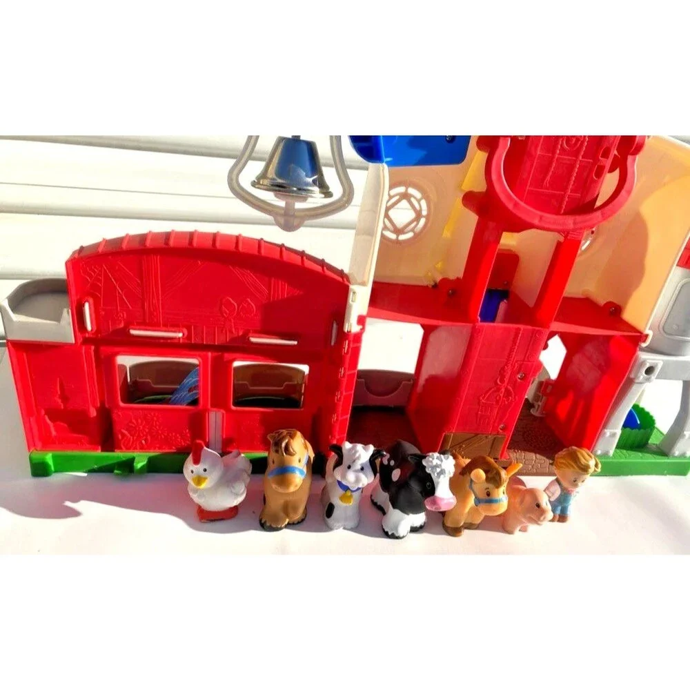 Fisher-Price Little People Stages Red Farm Playset W Sound & Lights + 7 Figures!